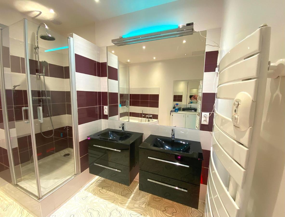 Floydroom'S Pau Chambre Hotes Standing Dans Appartement Partage Proche Chateau מראה חיצוני תמונה