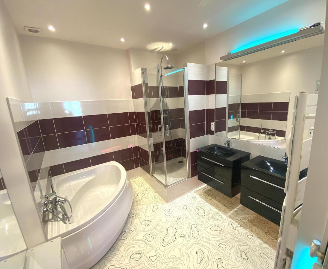 Floydroom'S Pau Chambre Hotes Standing Dans Appartement Partage Proche Chateau מראה חיצוני תמונה